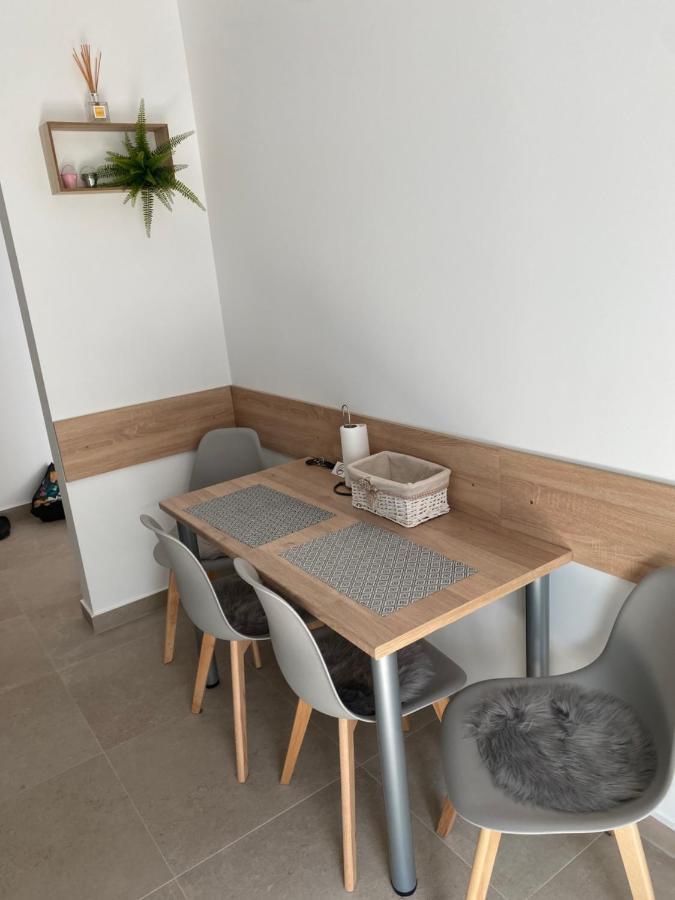 Ferienwohnung Deea H24 Rîşnov Exterior foto
