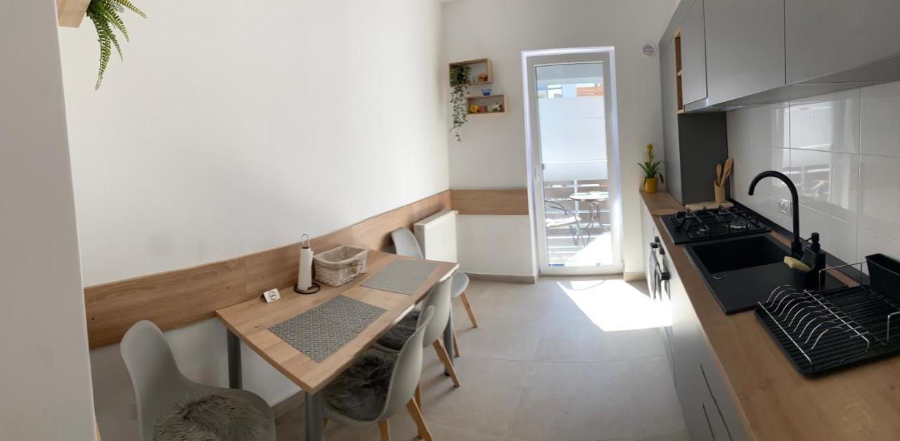 Ferienwohnung Deea H24 Rîşnov Exterior foto