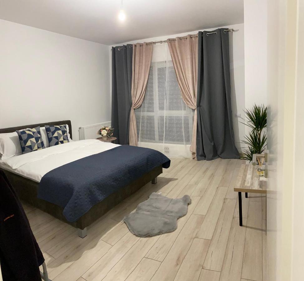 Ferienwohnung Deea H24 Rîşnov Exterior foto